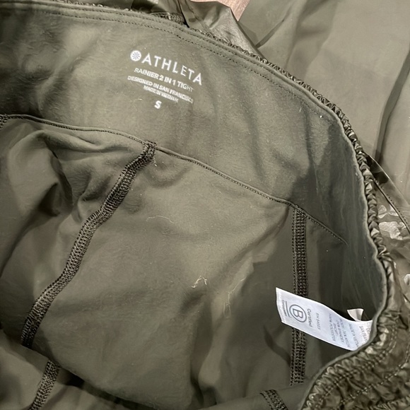 Athleta 2-in-1 Rainier Tight Green Small - Picture 4 of 4